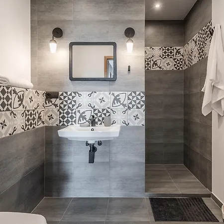 Rentplanet - Atal Tower