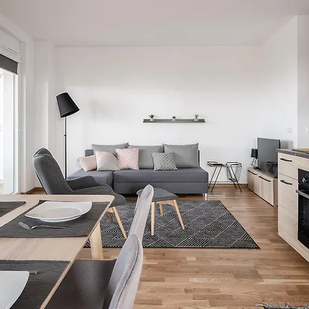 Rentplanet - Atal Tower Appartement