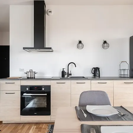 Rentplanet - Atal Tower Apartament *